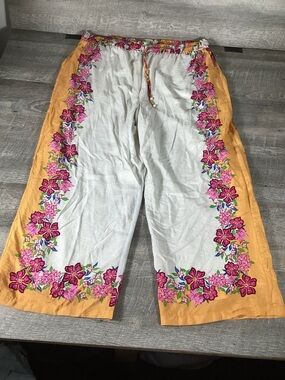 Skies Are Blue Curvy White Pants with Pink & Yellow Floral Waistband